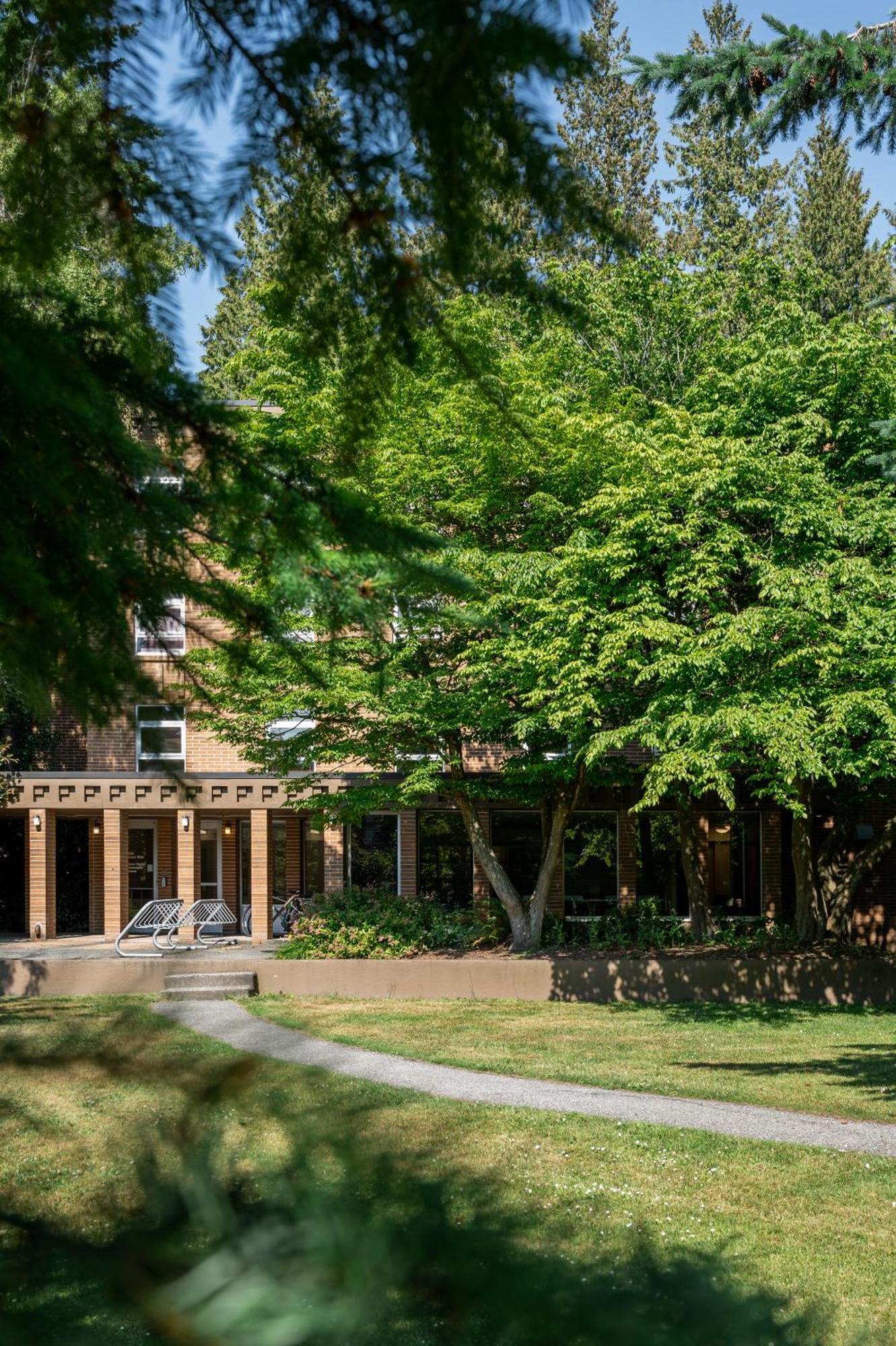 Pacific Spirit Hostel Vancouver Exterior photo